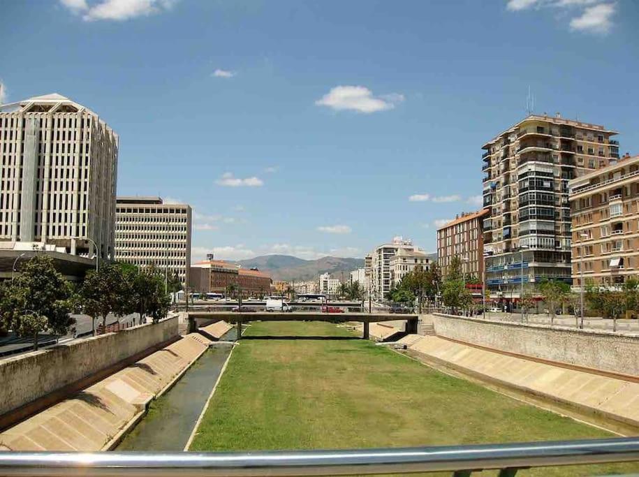 Appartamento El Rincon De Apolo. Atico Con Aparcamiento Gratis. Málaga Esterno foto